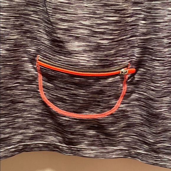 COPY - ATHLETA WOMEN Sports top - Picture 4 of 9